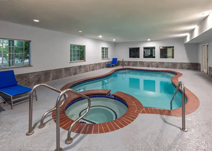 Baymont By Wyndham Texas City